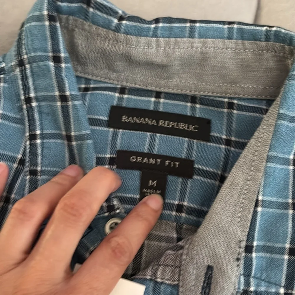 Banana Republic Blue Checkered Casual Shirt NWT size medium